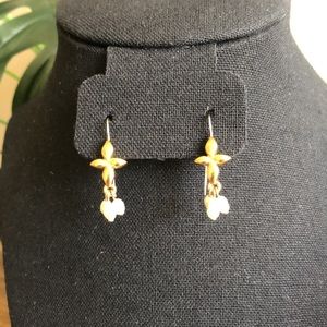 Vintage Dainty Gold/Pearl Earrings